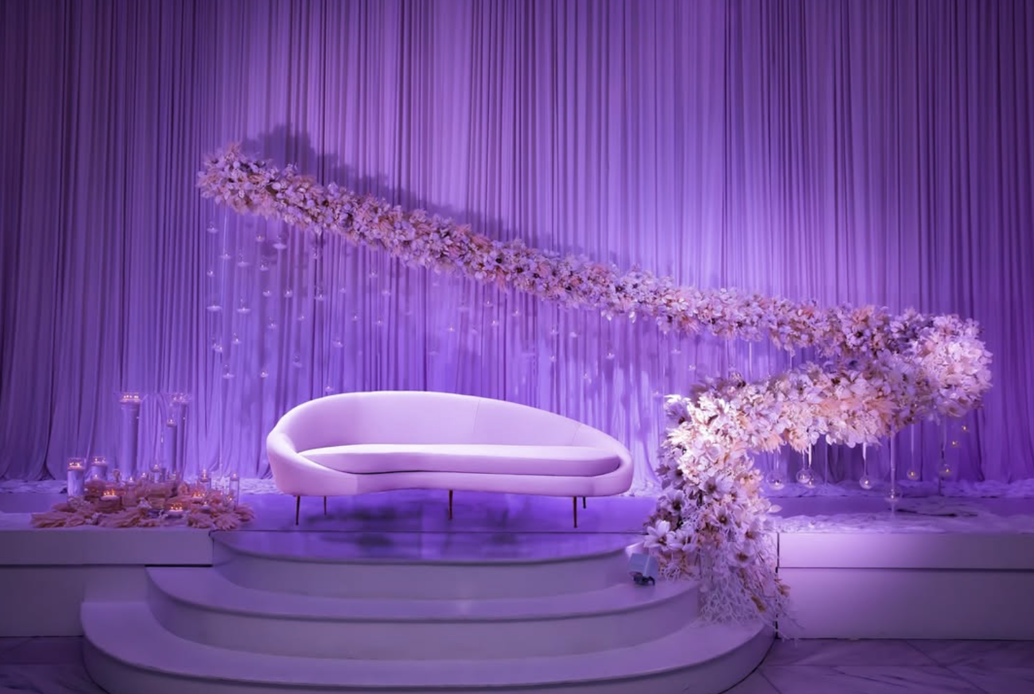 Harmonic Waves White