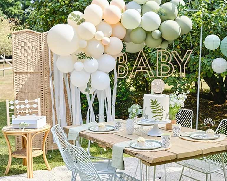 Royal mint babyshower