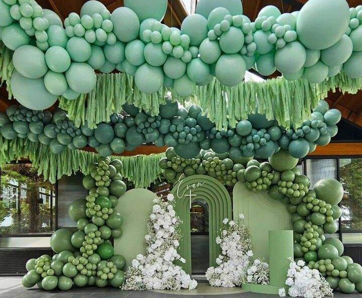 Royal mint babyshower